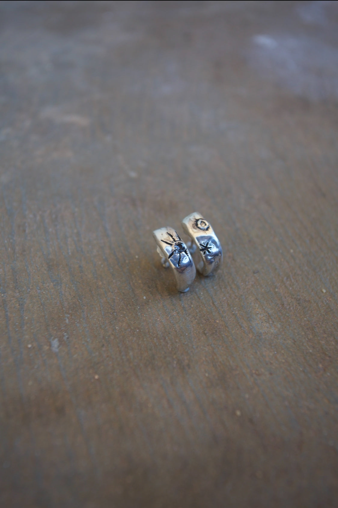 Silver half hoops with blue sapphire