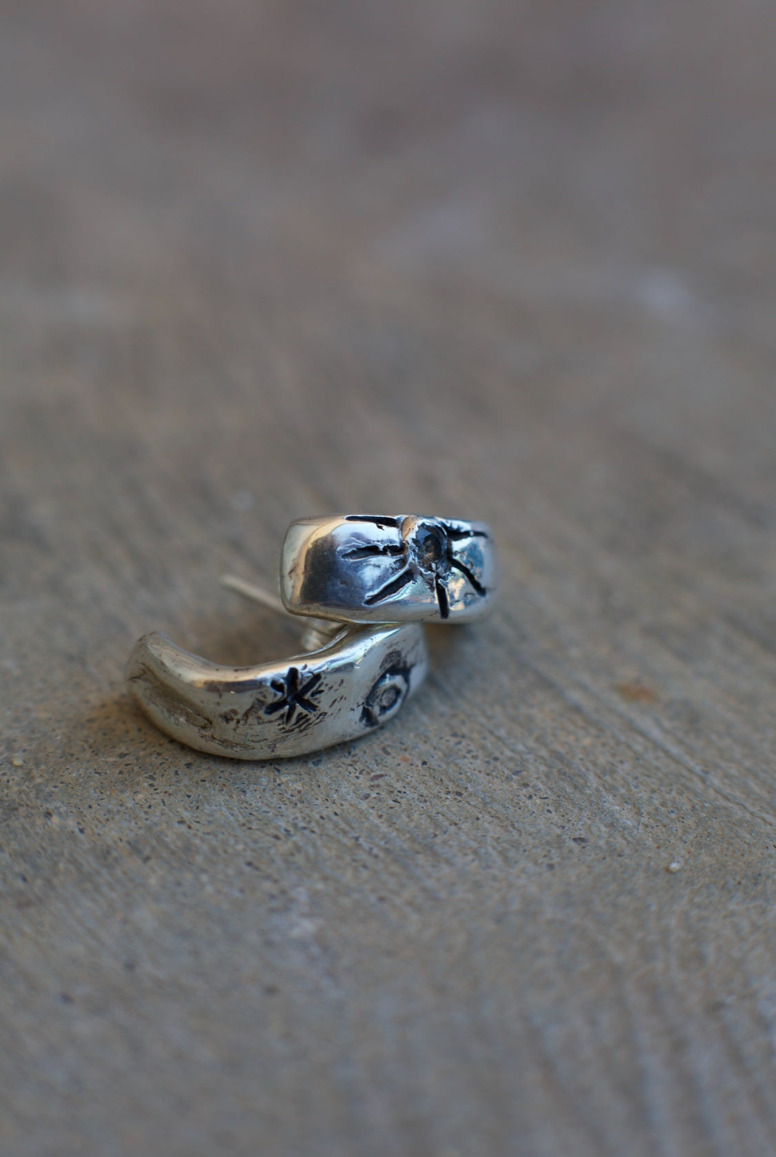 Silver half hoops with blue sapphire