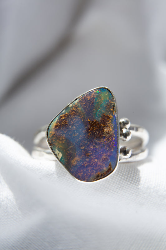 silver ring with Opal