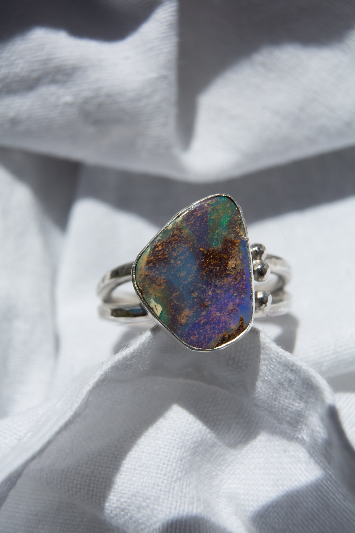 silver ring with Opal