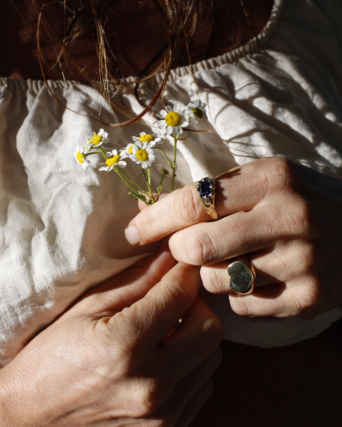 9ct gold ring with stone